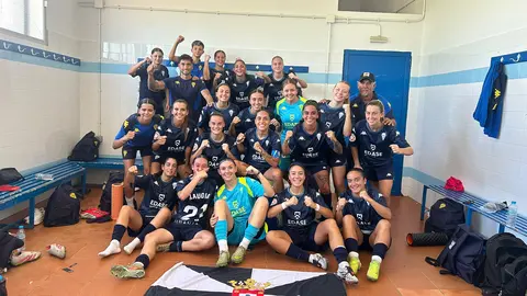 Las jugadoras del C&aacute;diz, entre ellas &Aacute;ngela Ortiz y Luc&iacute;a Atencia, han dedicado la victoria a Ceuta