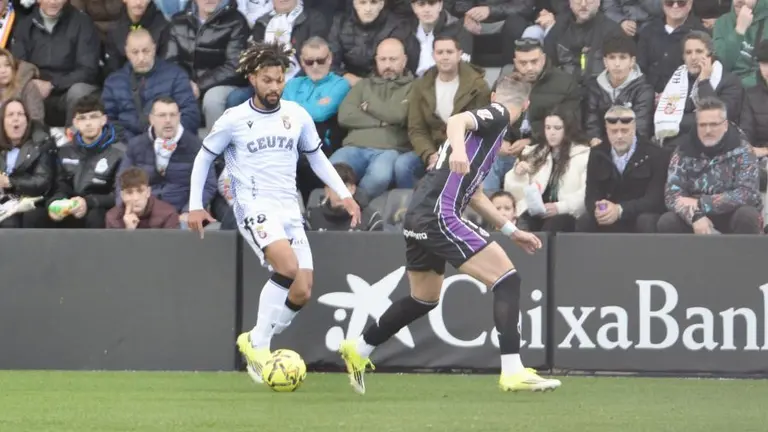 (0-3) El Ceuta se queda frío ante el Valladolid