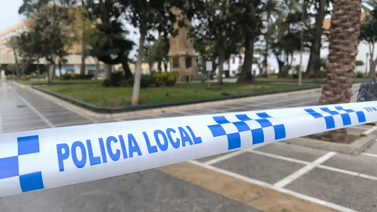 Parques y jardines arbolados y playas seguirán cerrados y señalizados hasta medianoche