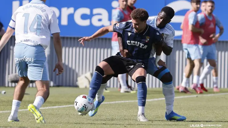 Marcos salva al Ceuta del VAR en Zaragoza con un golazo en el minuto 90 (2-2)