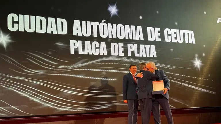 Vivas agradece al presidente del COE su acogida con motivo de la entrega de reconocimientos de la FETRI