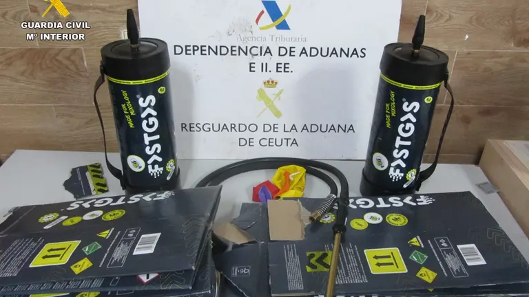 Dos detenidos con 3,4 kilos de 'gas de la risa' que vendían a los viandantes