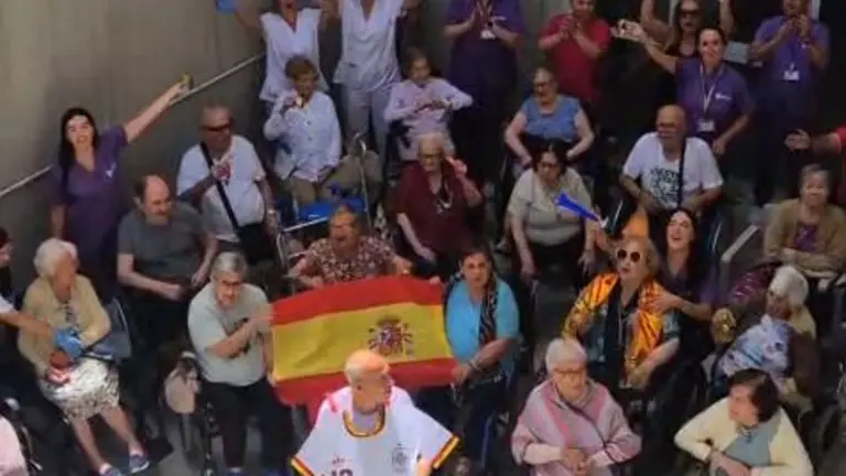 Los usuarios de Gerón animan a la selección española antes de la final mundialista