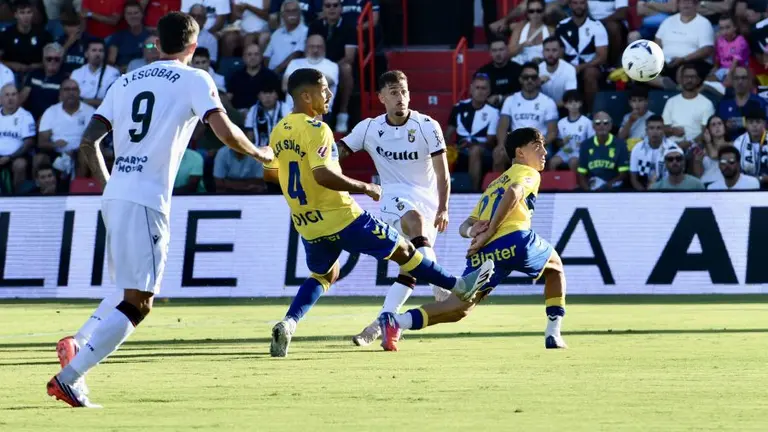 El Ceuta sigue sin arrancar (0-2)