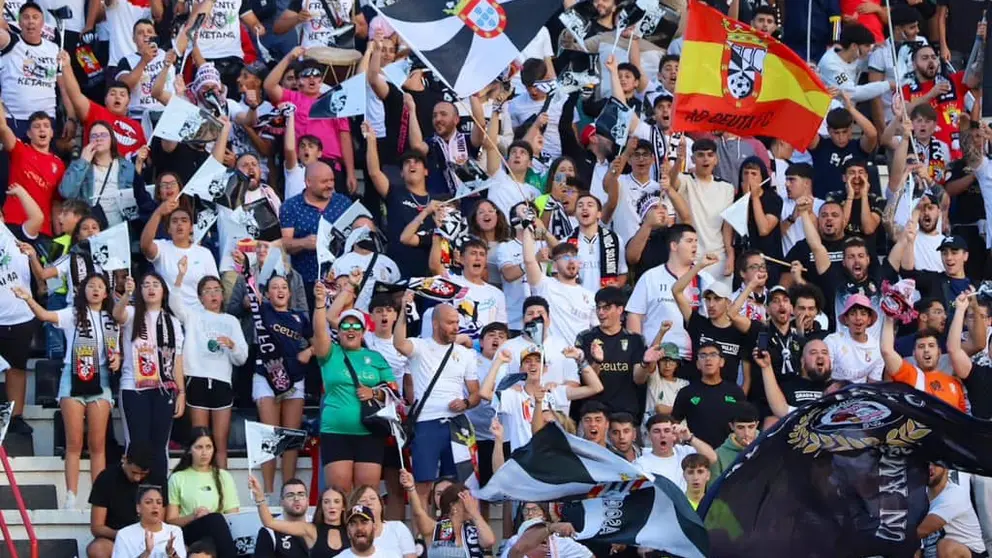 La afición caballa estará arropando a su equipo en el estadio Los Cármenes