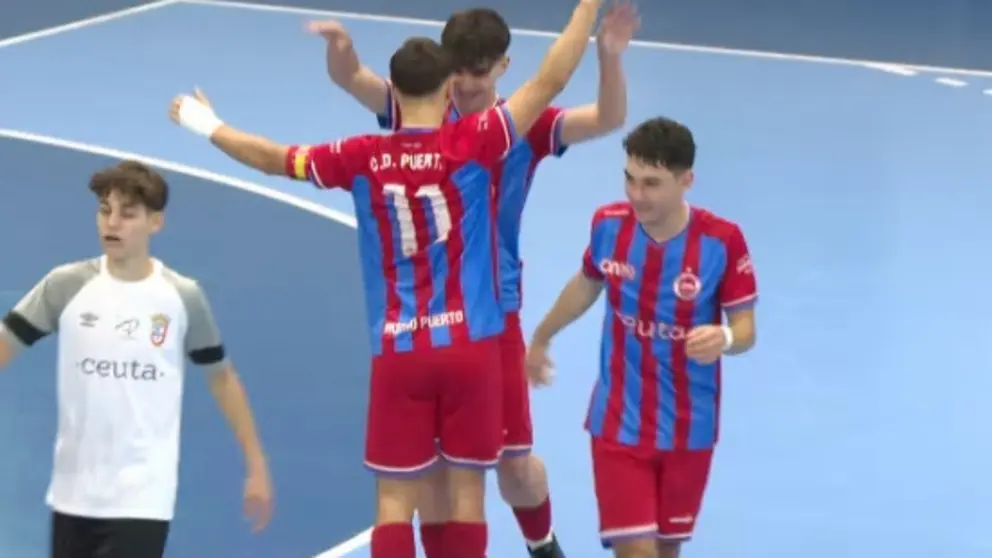 Jugadores del Puerto celebran uno de sus goles contra el Deportivo Ceut&iacute;