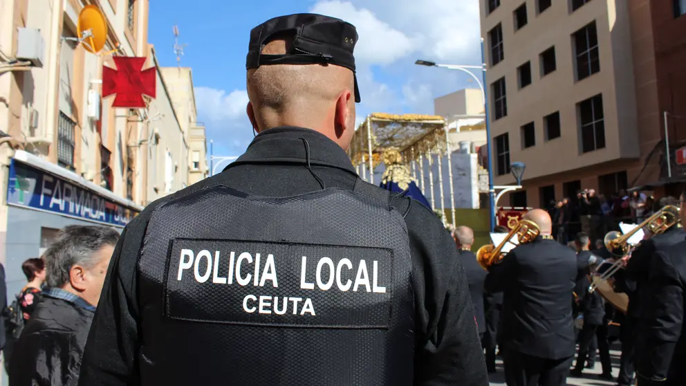 polic&iacute;a local