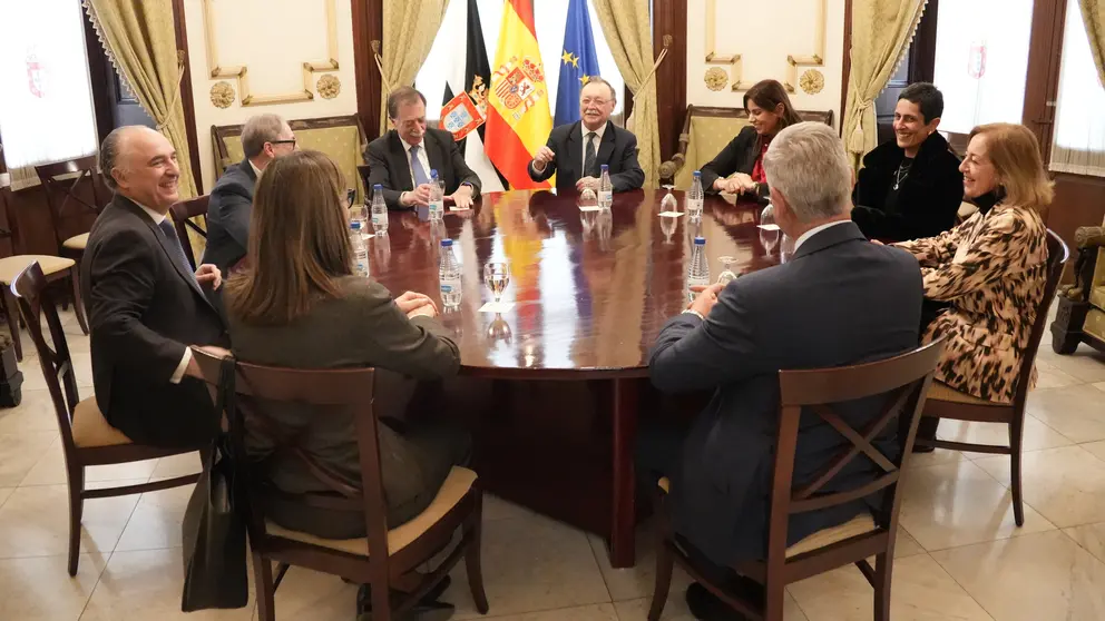 Reuni&oacute;n Caixa 1