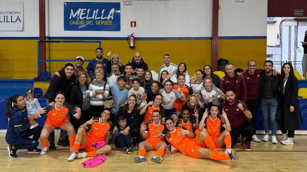 El Camoens celebra su victoria de este s&aacute;bado en Melilla