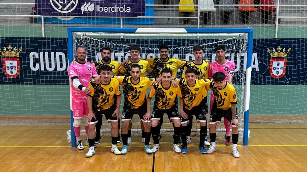 Formaci&oacute;n del Imperio Los Rosales, antes de medirse al filial del M&aacute;laga