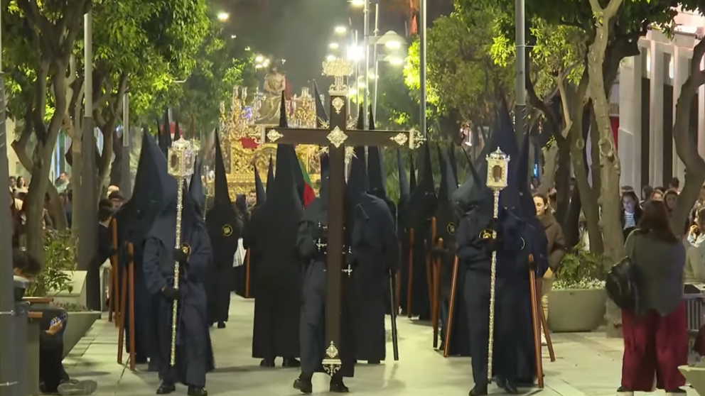 jueves santo salida procesional