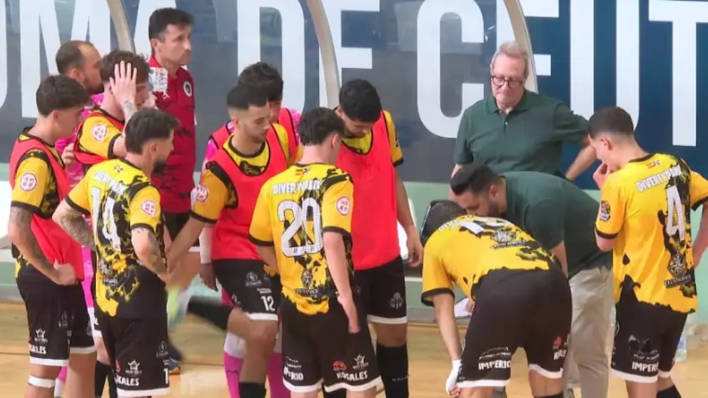 Los imperialistas, durante un tiempo muerto en el 'Guillermo Molina'