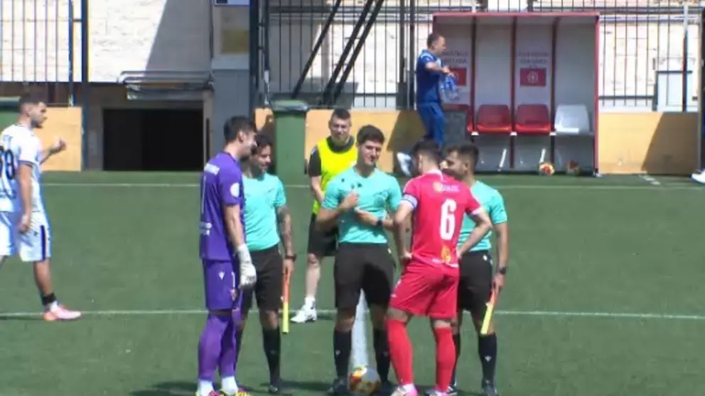 Momento del sorteo de campo previo al Ceuta B-Castilleja de este domingo