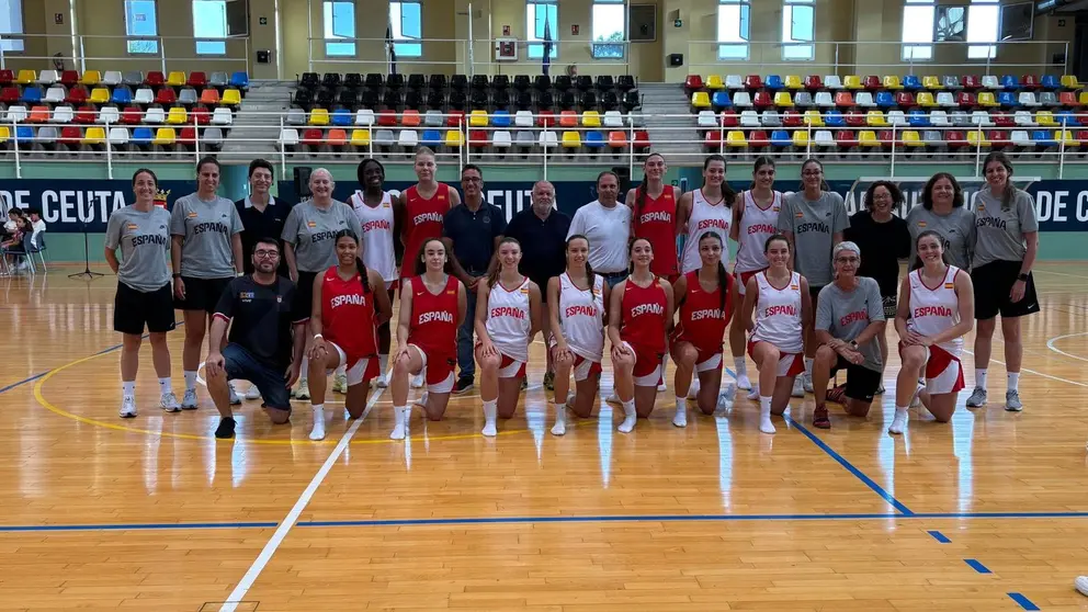 La selecci&oacute;n espa&ntilde;ola Sub 17 se entren&oacute; este viernes en el pabell&oacute;n 'Guillermo Molina'