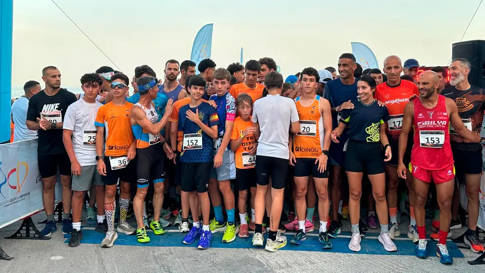 Los participantes, antes de tomar la salida desde la explanada de Juan XXIII