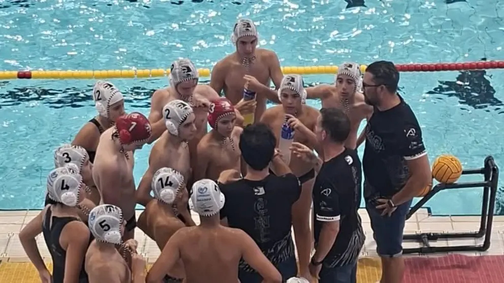 Peter Kubicsko y sus jugadores, durante el Nacional Infantil de Sabadell