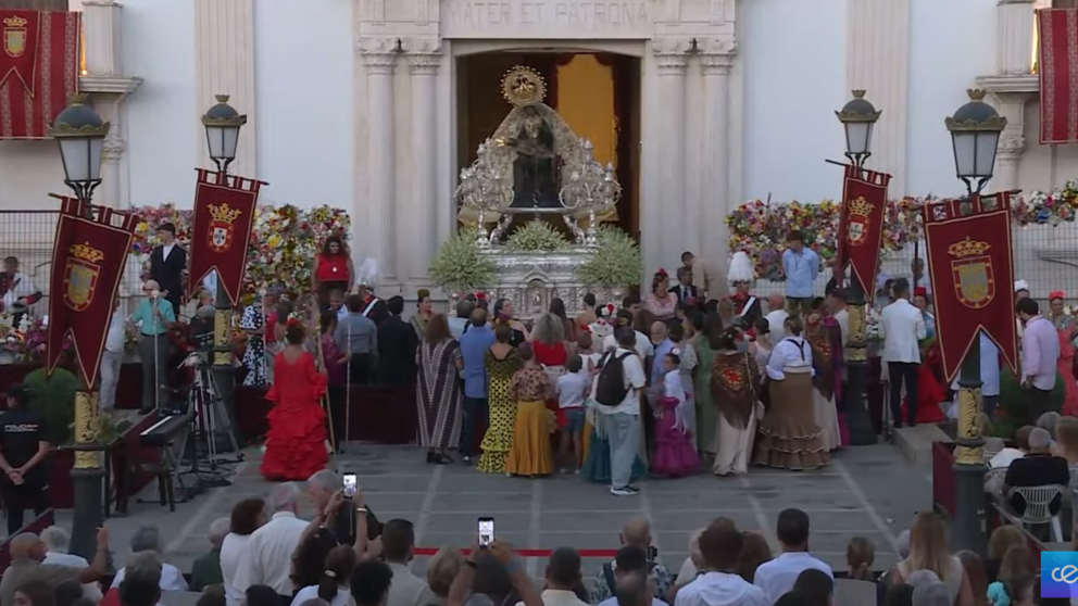 ofrenda floral patrona virgen &aacute;frica