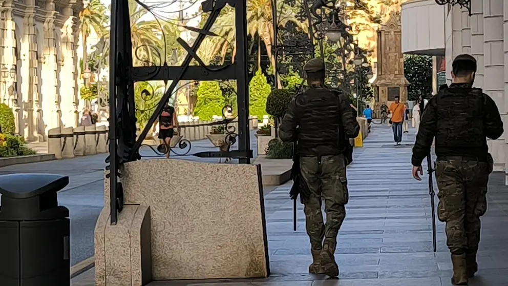 militares gran v&iacute;a