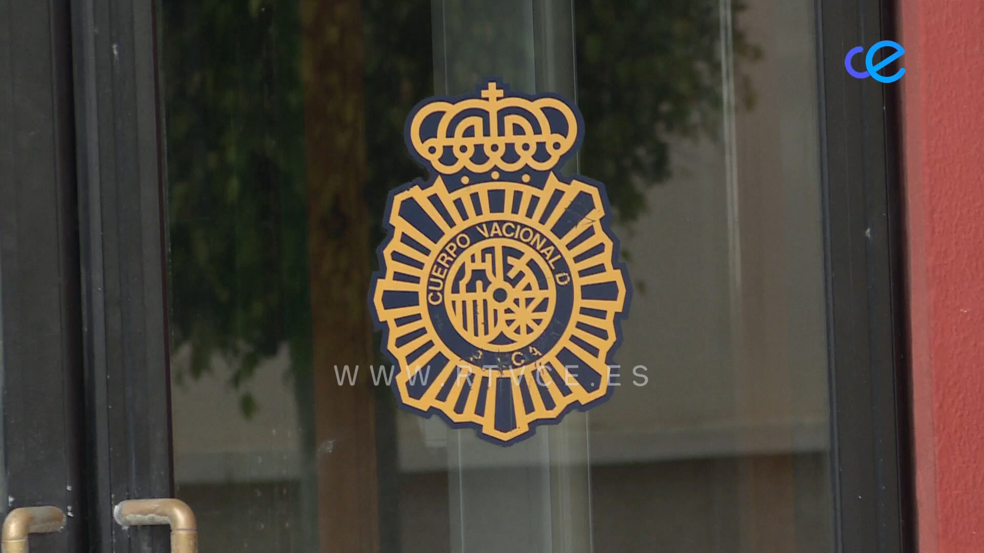 PLAZAS CUERPOS Y FUERZAS