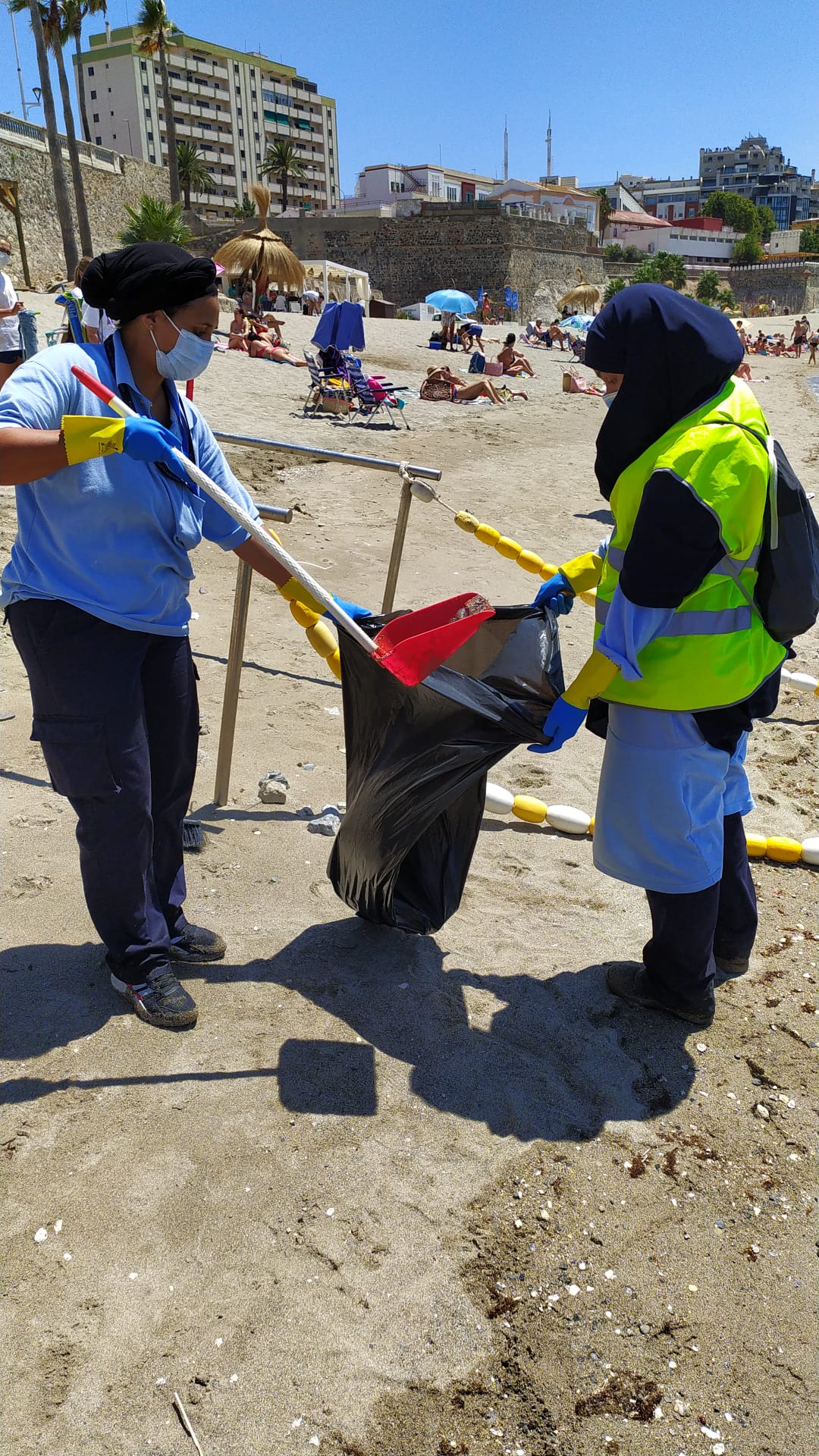 Retirada_medusas_Ribera