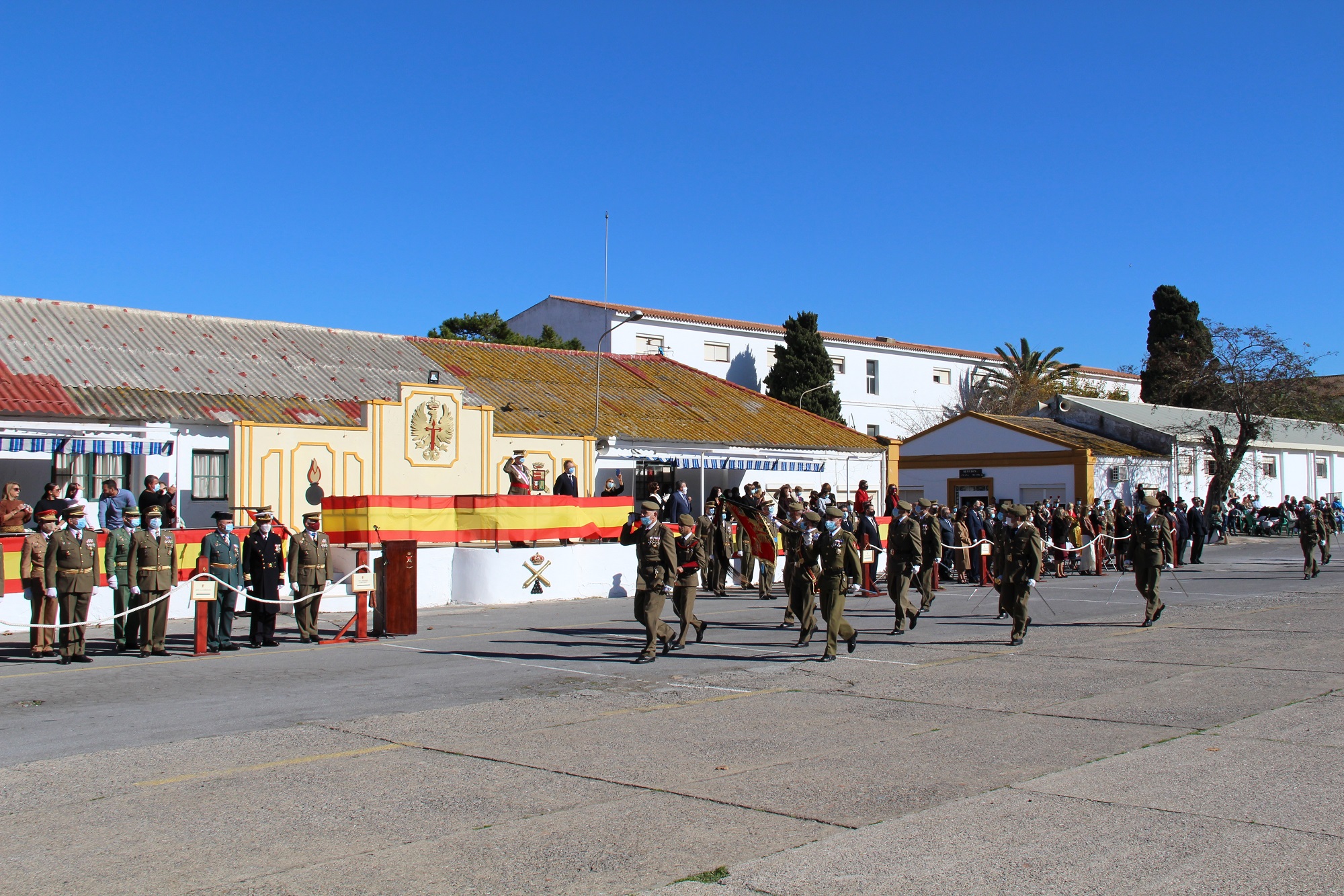 desfile Jefe del RAMIX 30 ante autoridades 