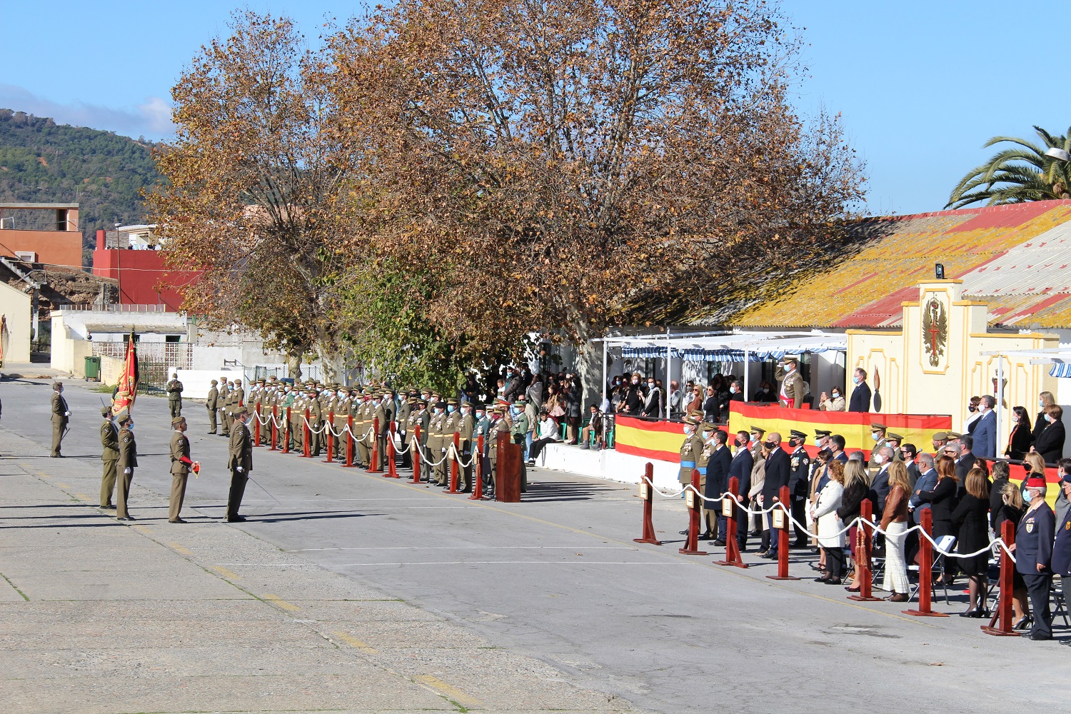 Jefe de la fuerza pidiendo permiso para inicio de los actos