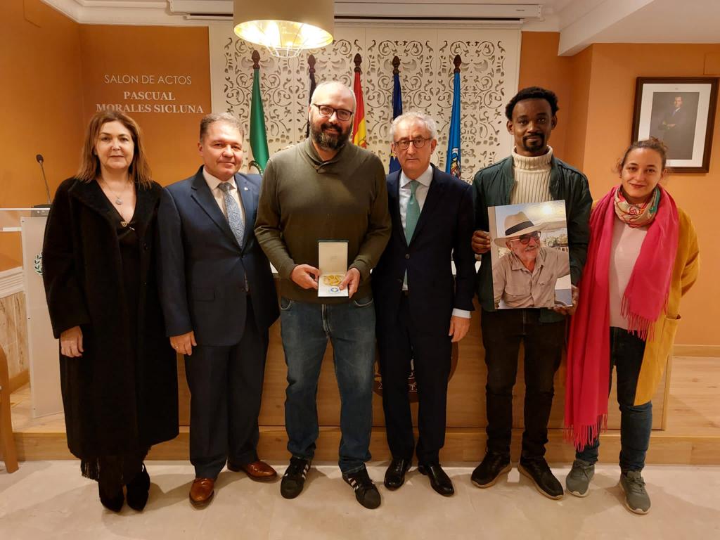 Reconocimiento Enrique Ostalé