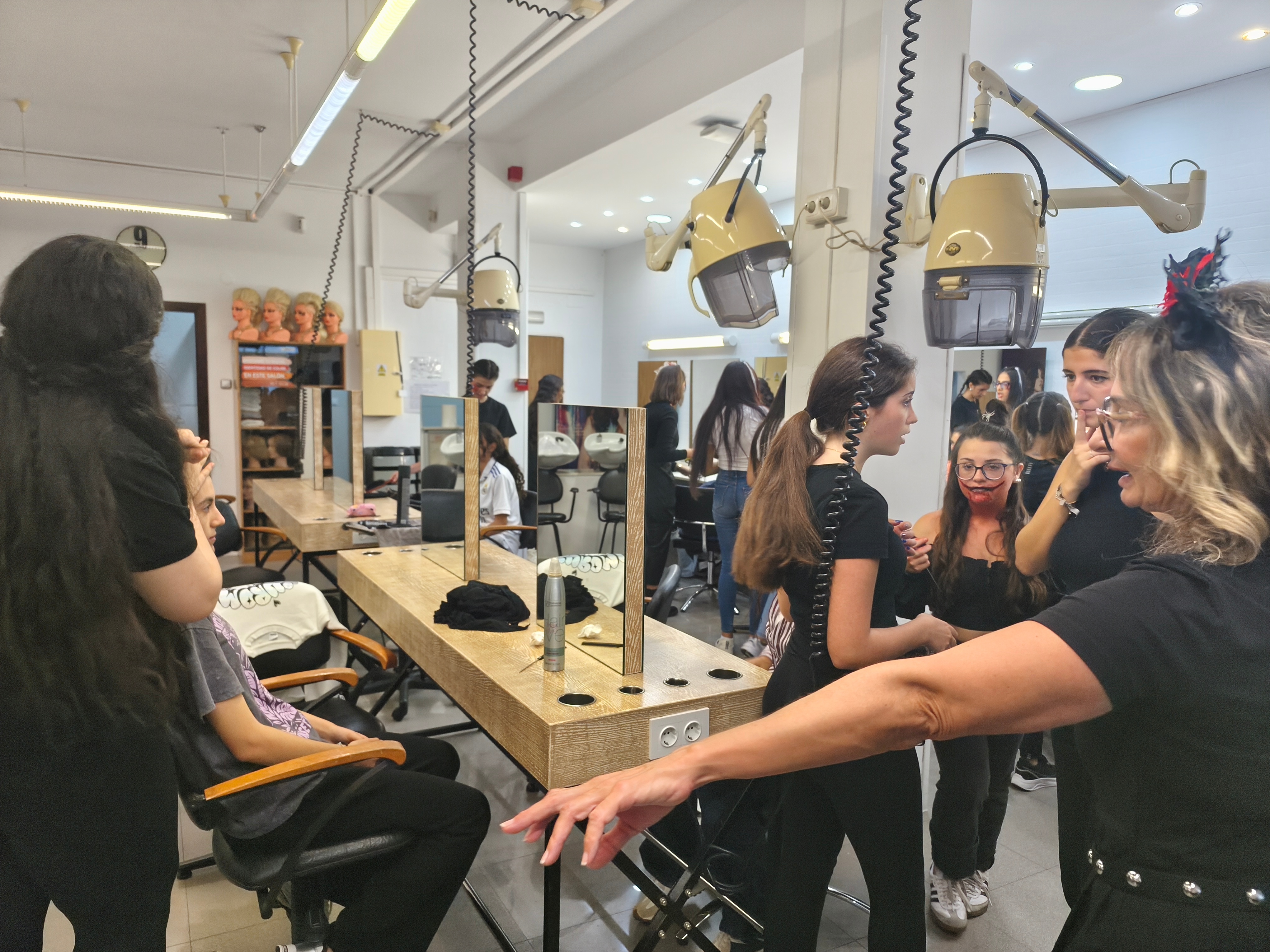 ies camoens colinas halloween