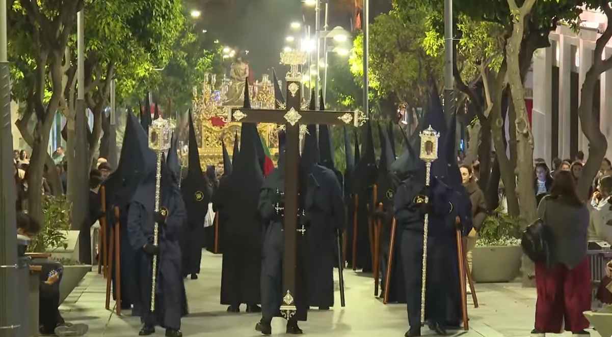 jueves santo salida procesional